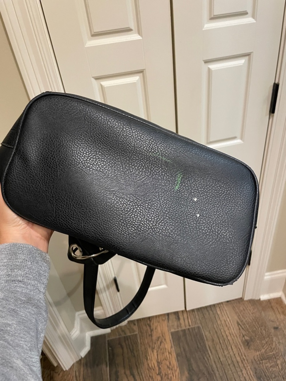 Classic Black Leather Tote Bag - Picture 3 of 4
